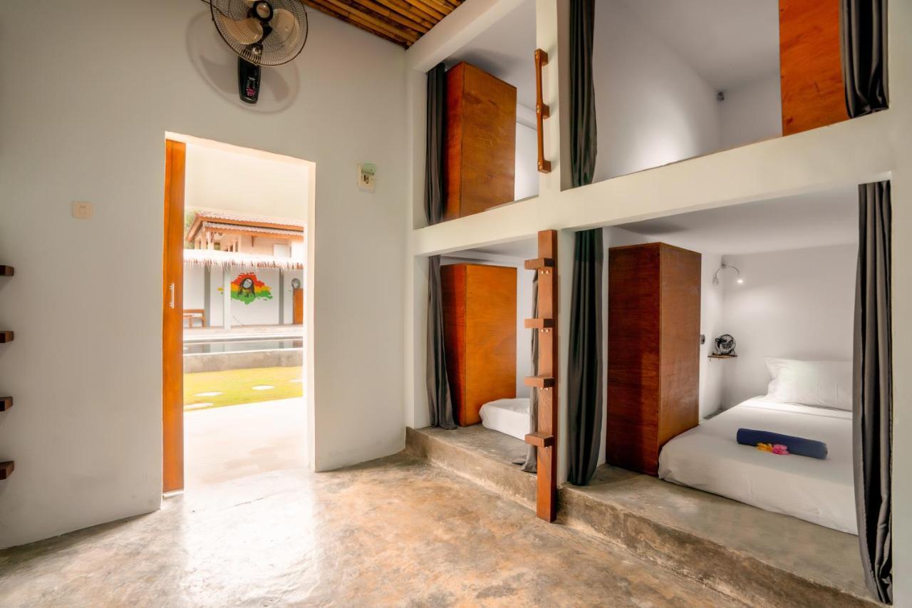Waiwas Hostel Kuta  Εξωτερικό φωτογραφία