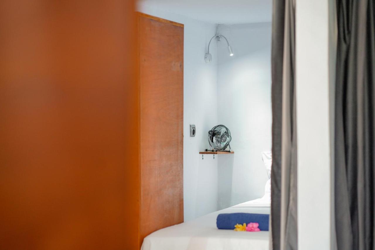 Waiwas Hostel Kuta  Εξωτερικό φωτογραφία