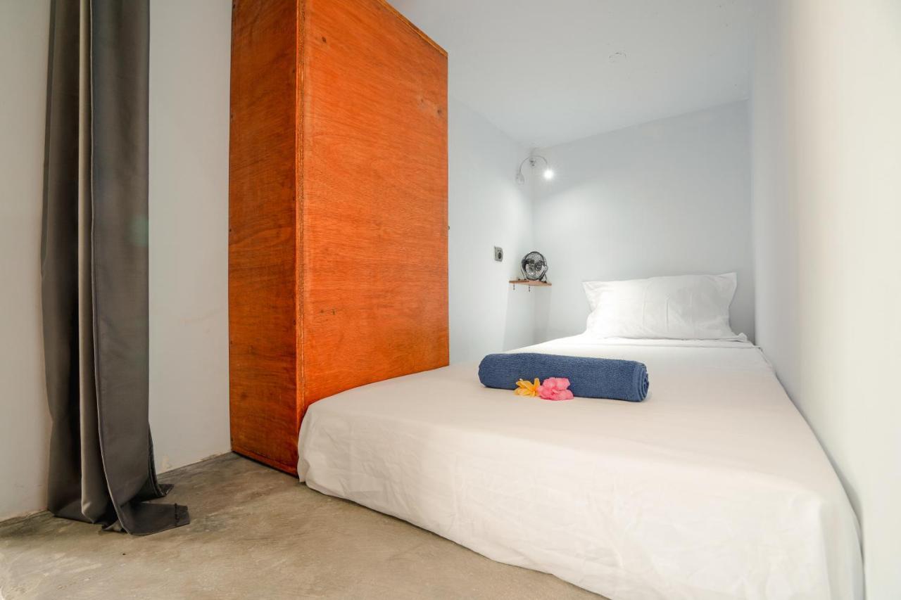 Waiwas Hostel Kuta  Εξωτερικό φωτογραφία