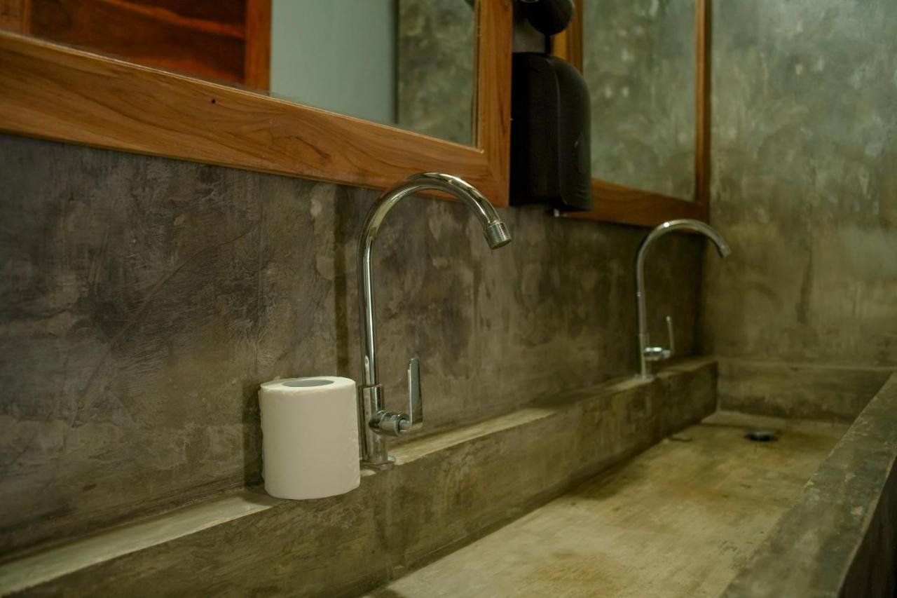 Waiwas Hostel Kuta  Εξωτερικό φωτογραφία