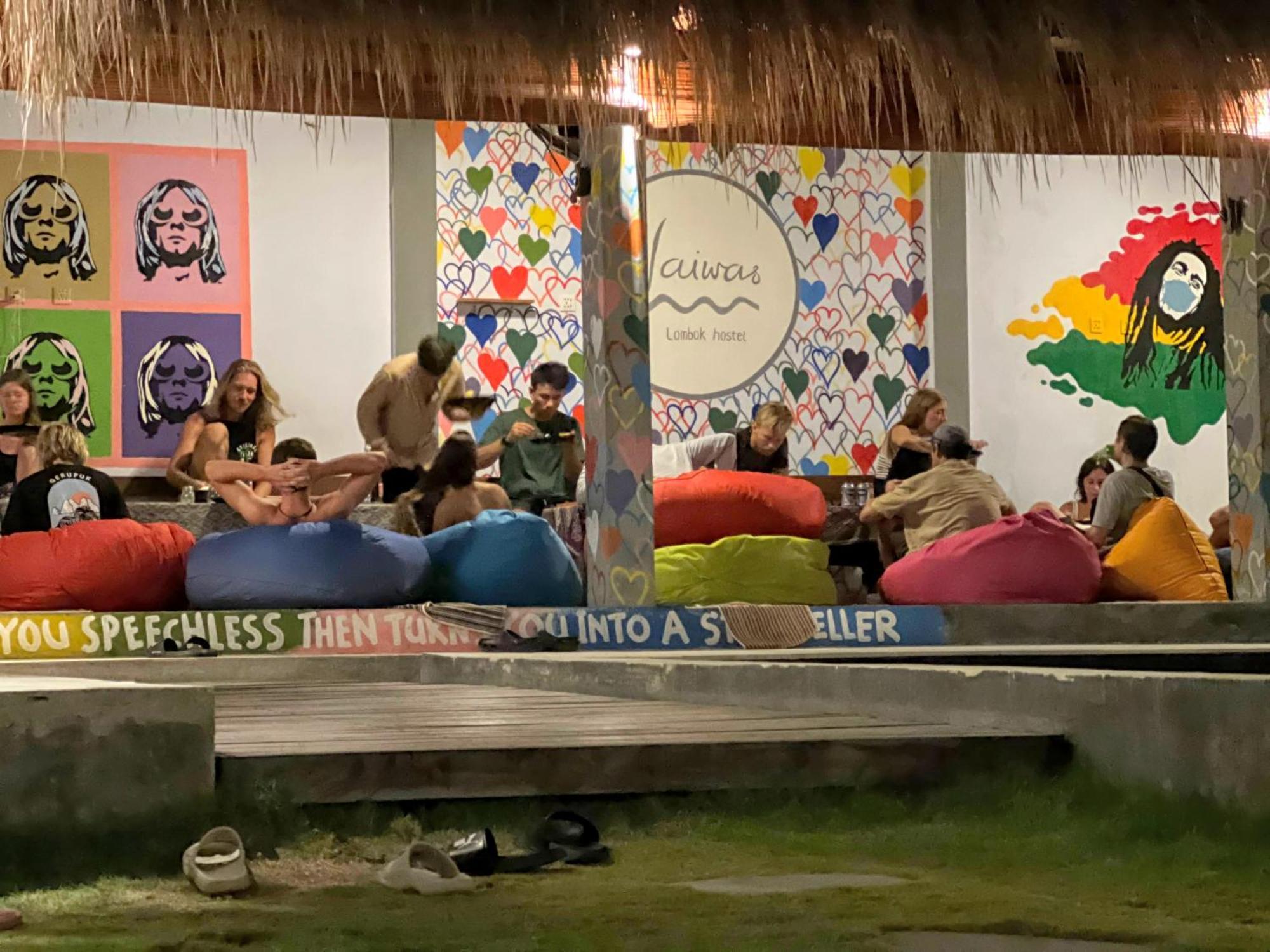 Waiwas Hostel Kuta  Εξωτερικό φωτογραφία